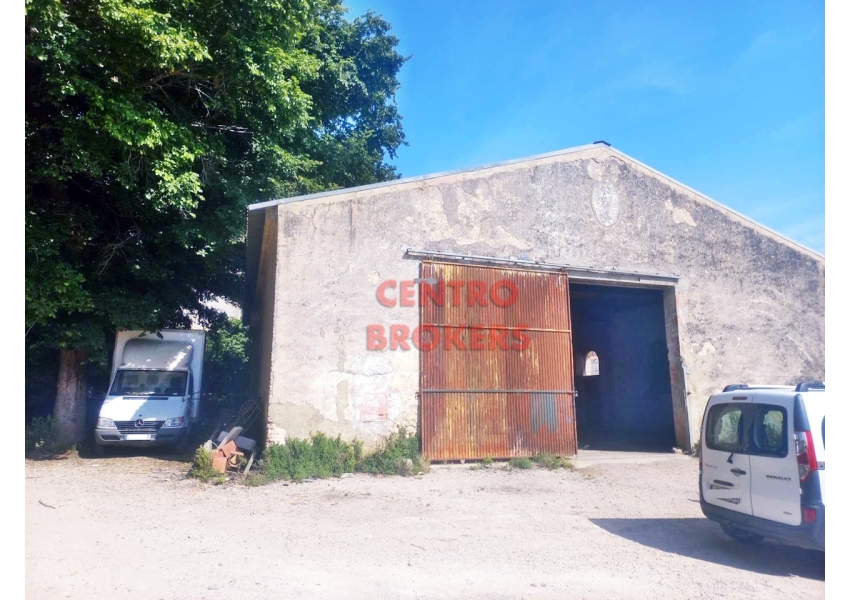 Zabytkowy młyn z dużą działką blisko plaży w Cullera
