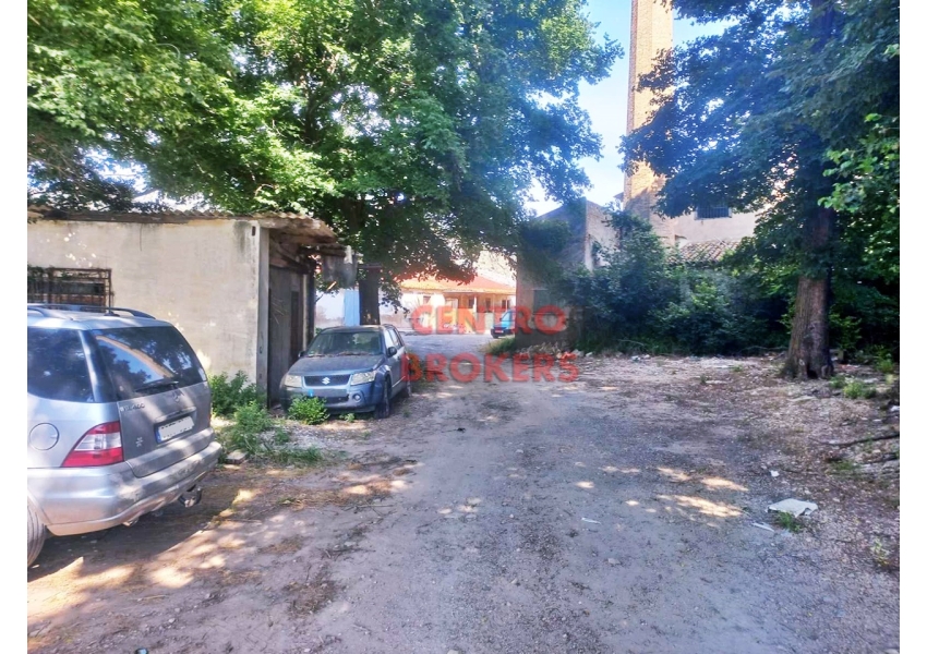 Zabytkowy młyn z dużą działką blisko plaży w Cullera